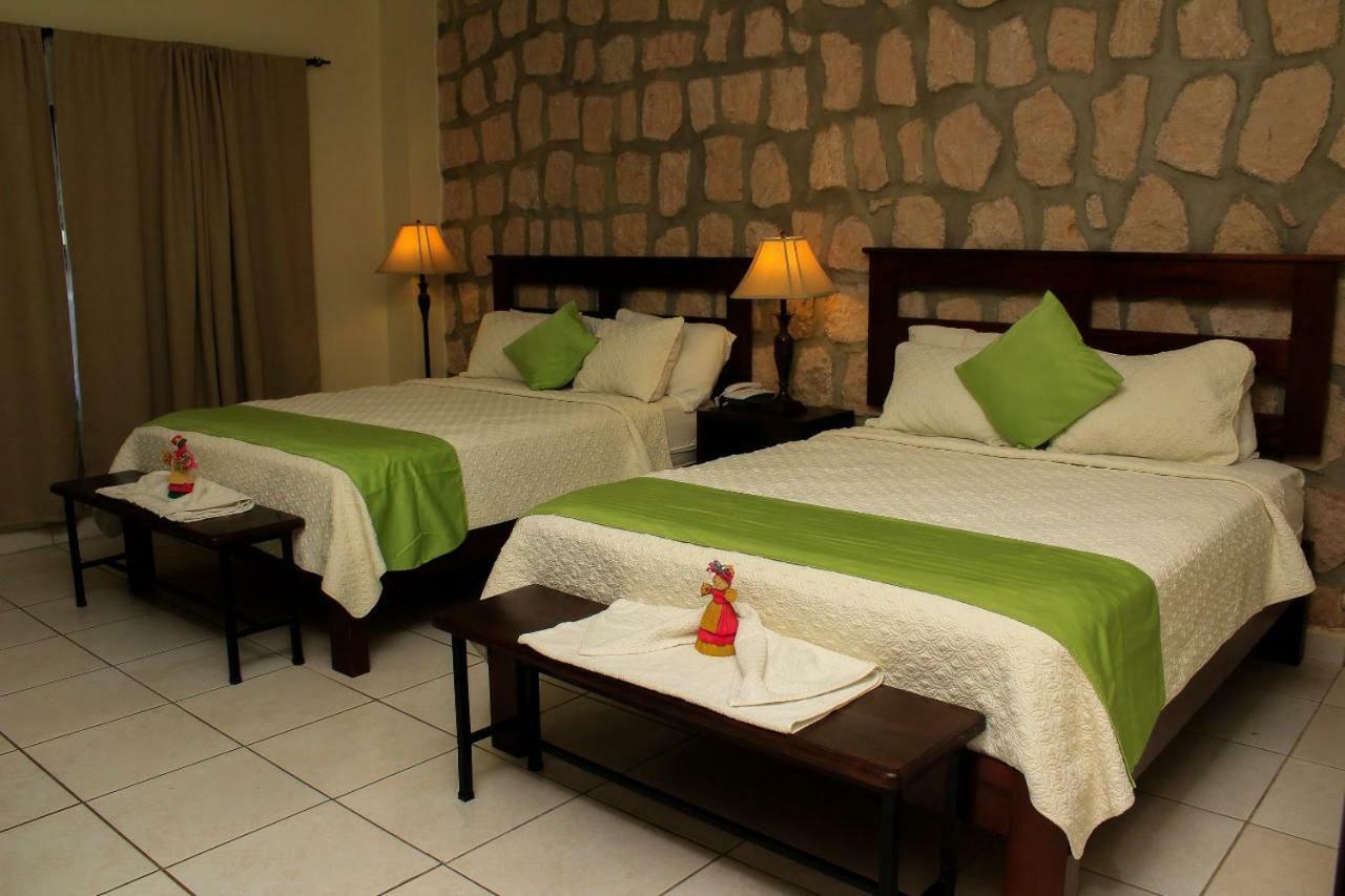 Plaza Magdalena Hotel Copán エクステリア 写真
